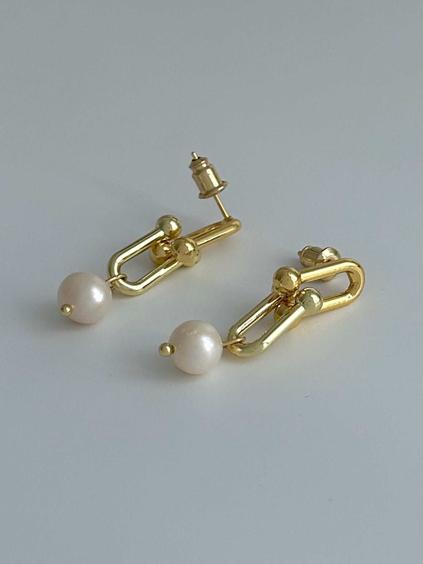 Interlocking Metal Pearl Earrings