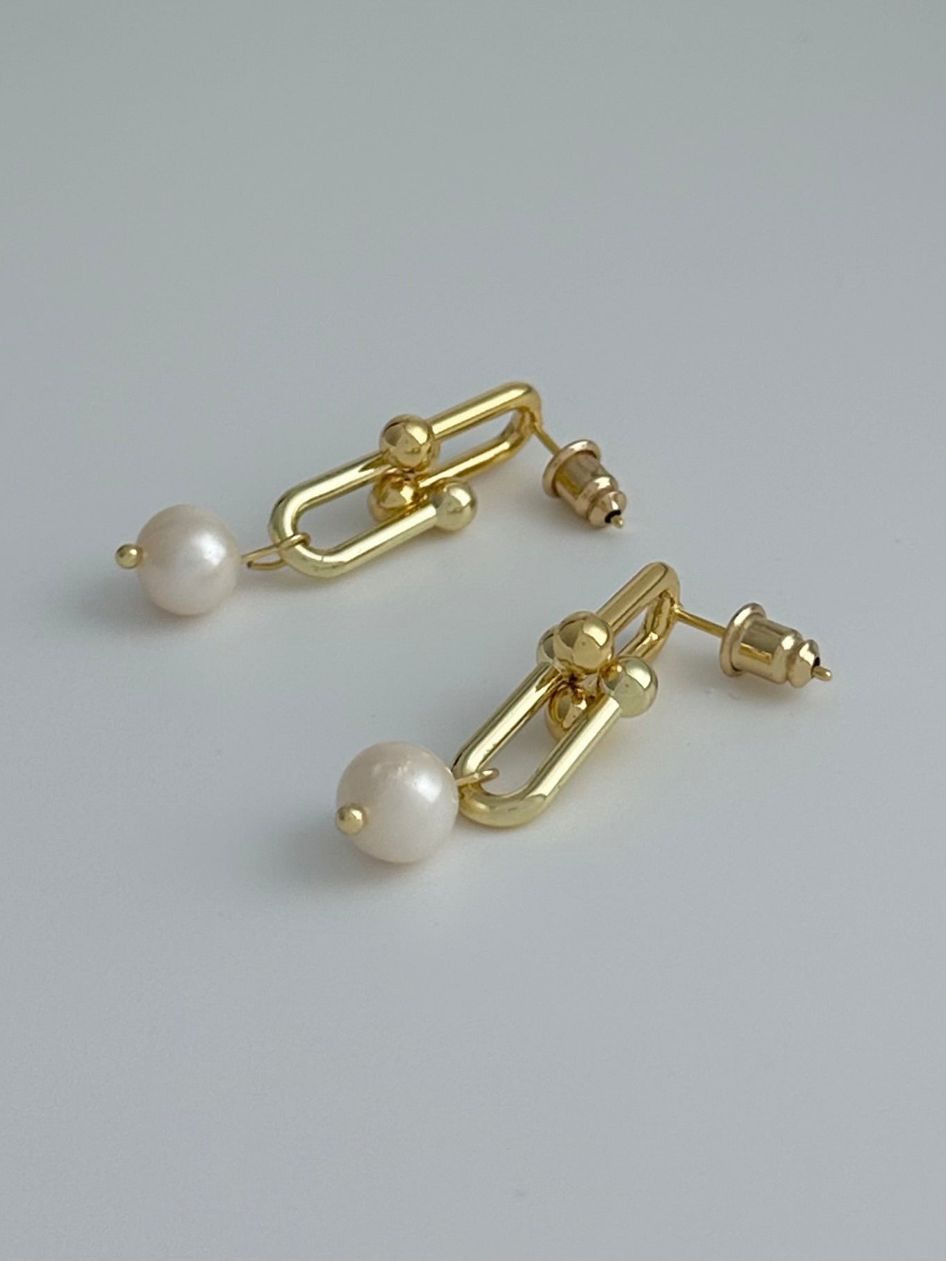 Interlocking Metal Pearl Earrings